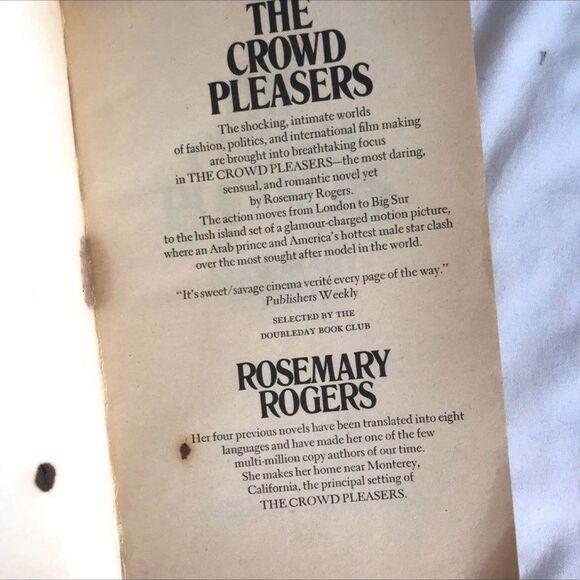 Rosemary Rogers PB Books | Love Play | The Crowd Pleasers bundle 2 Vtg romance - Picture 7 of 8